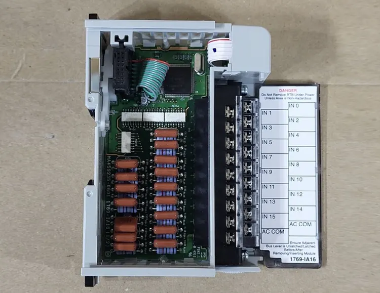 Il controllore logico programmabile è il fondamento principale dell'automazione industriale